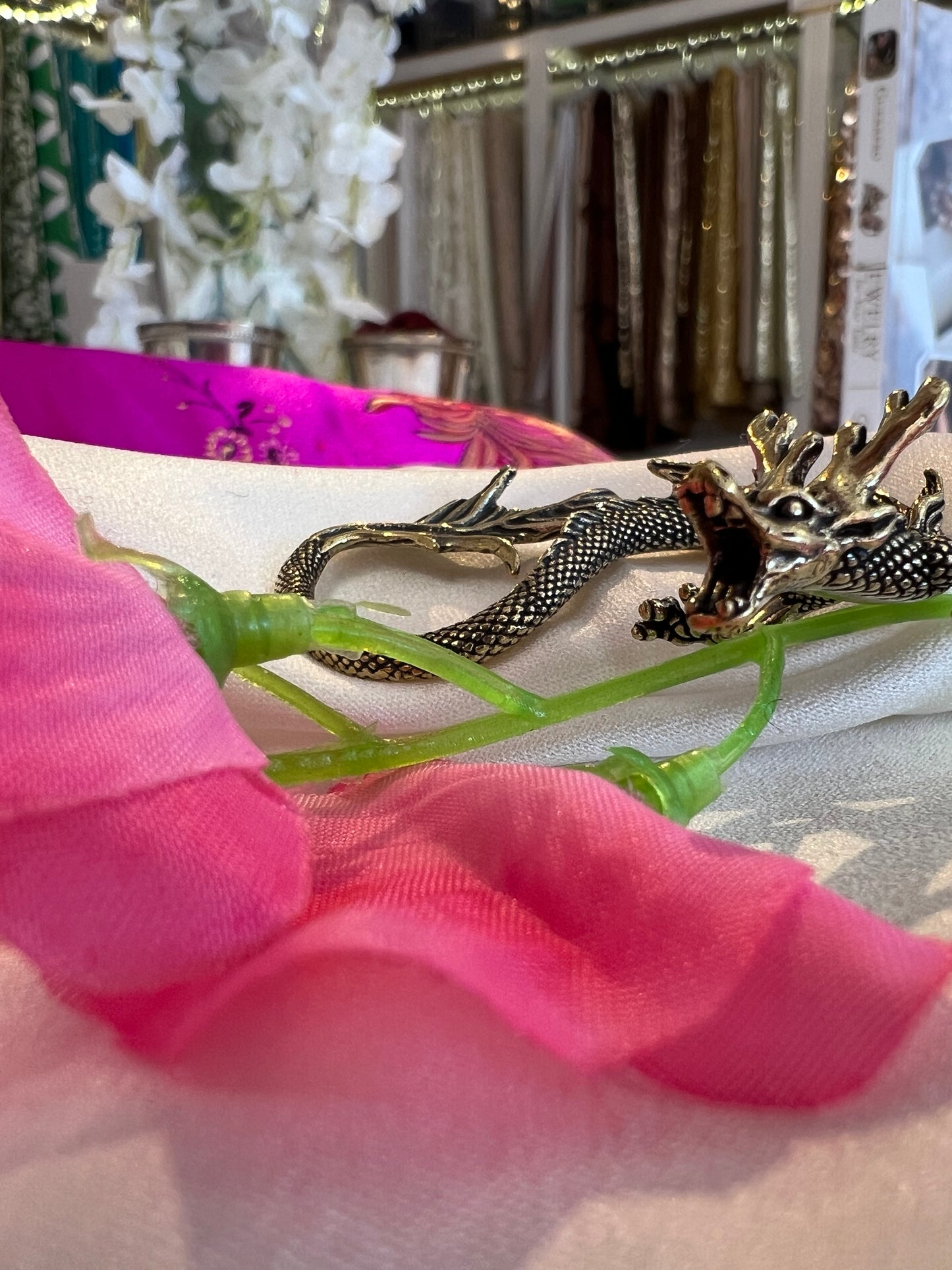 Dragon Fans Tablescape Ornament