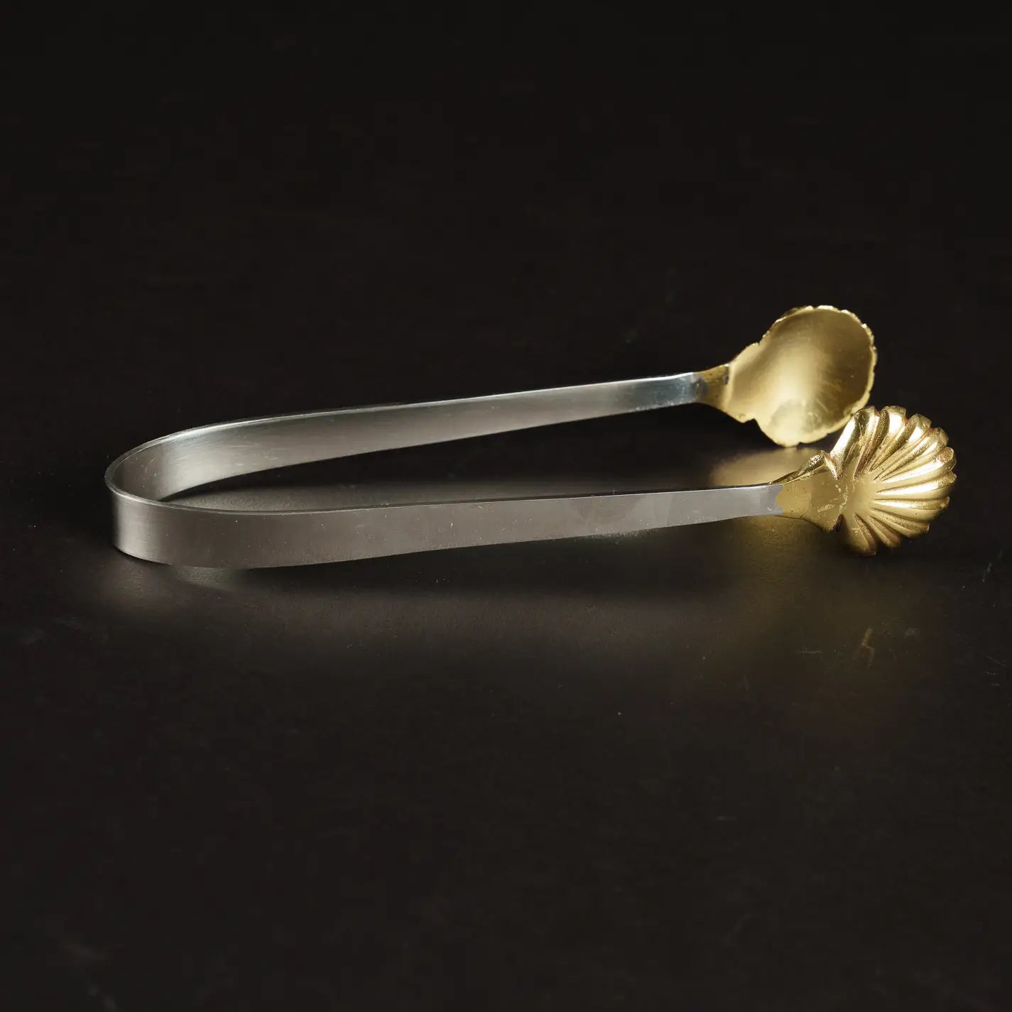 Shell Ice Tong